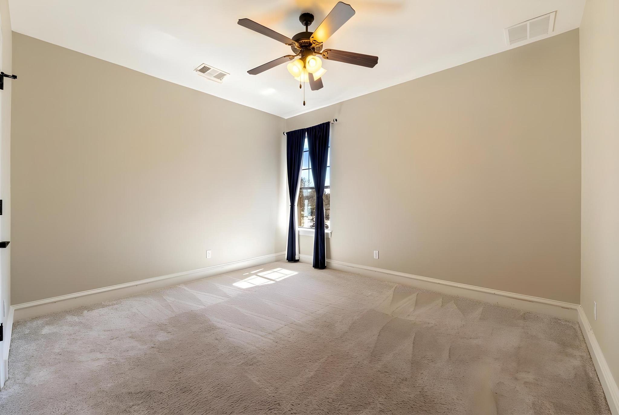 2104 University Club DR