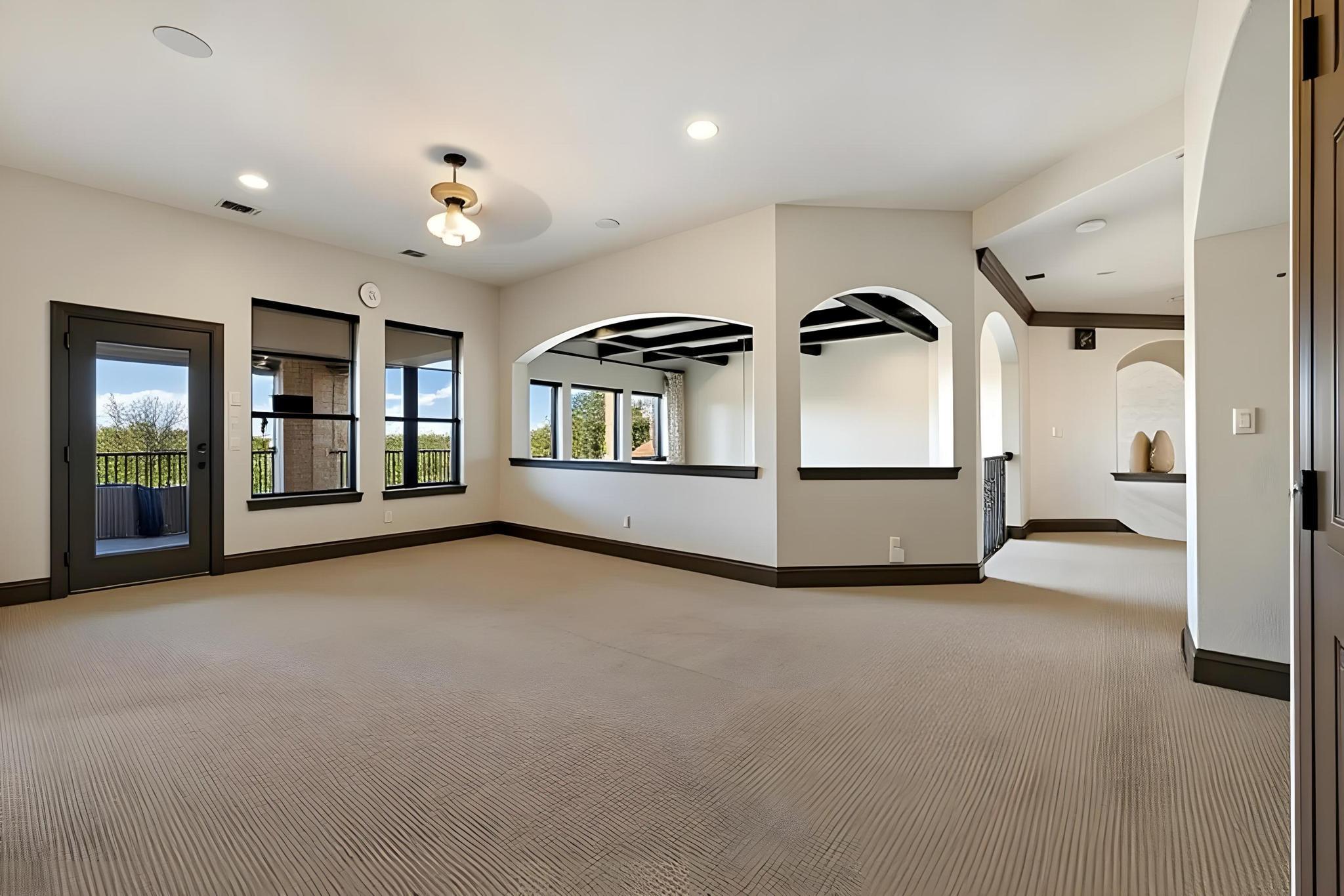 2104 University Club DR