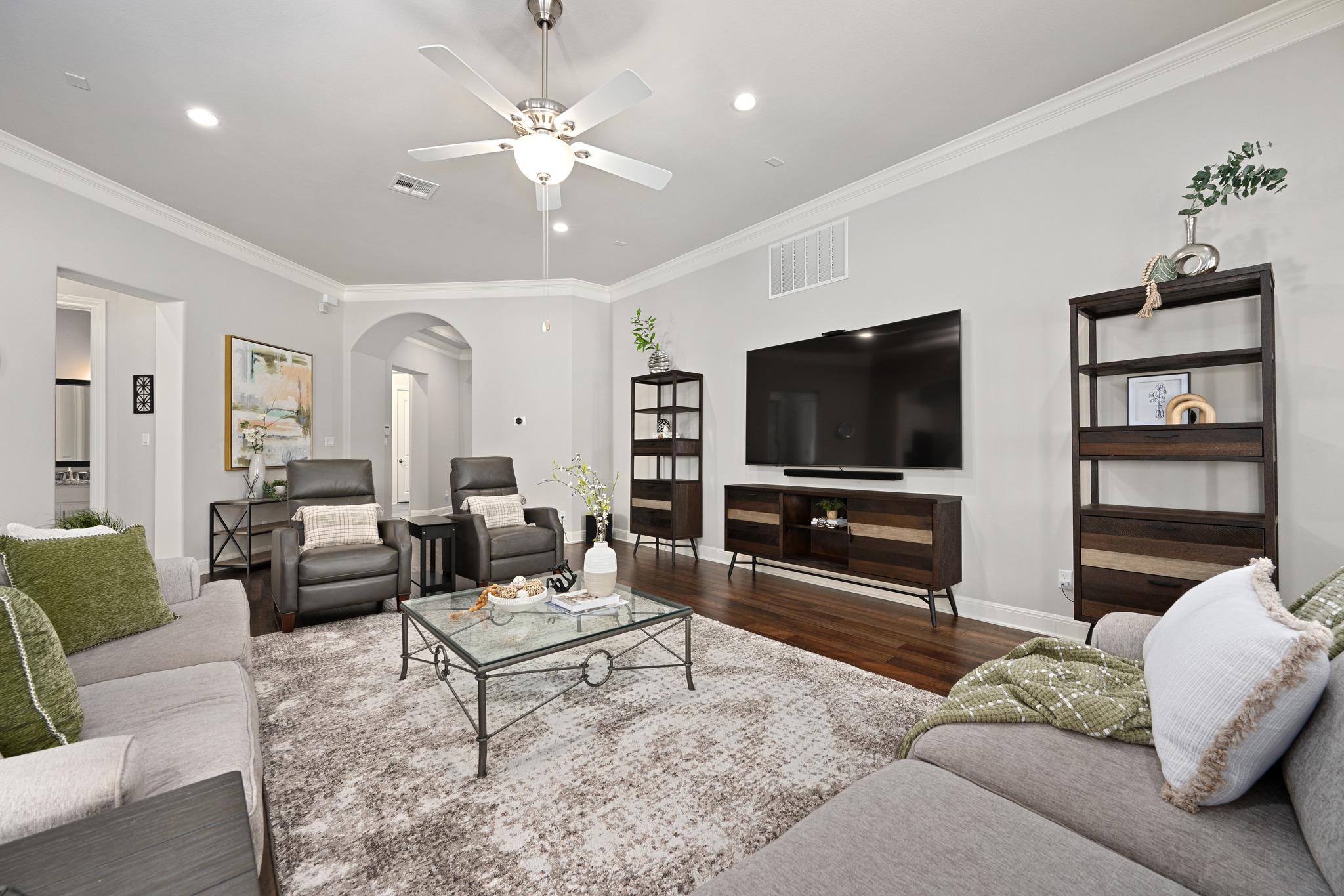 2210 University Club DR # 5A