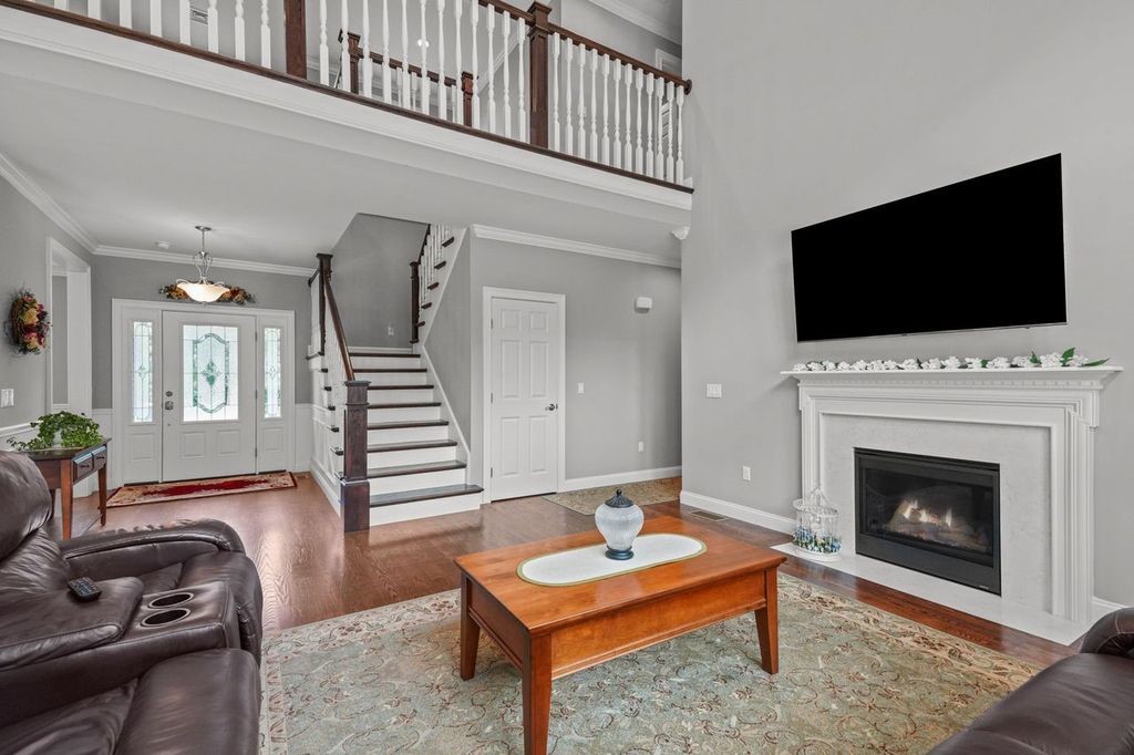 2 West Farm Road