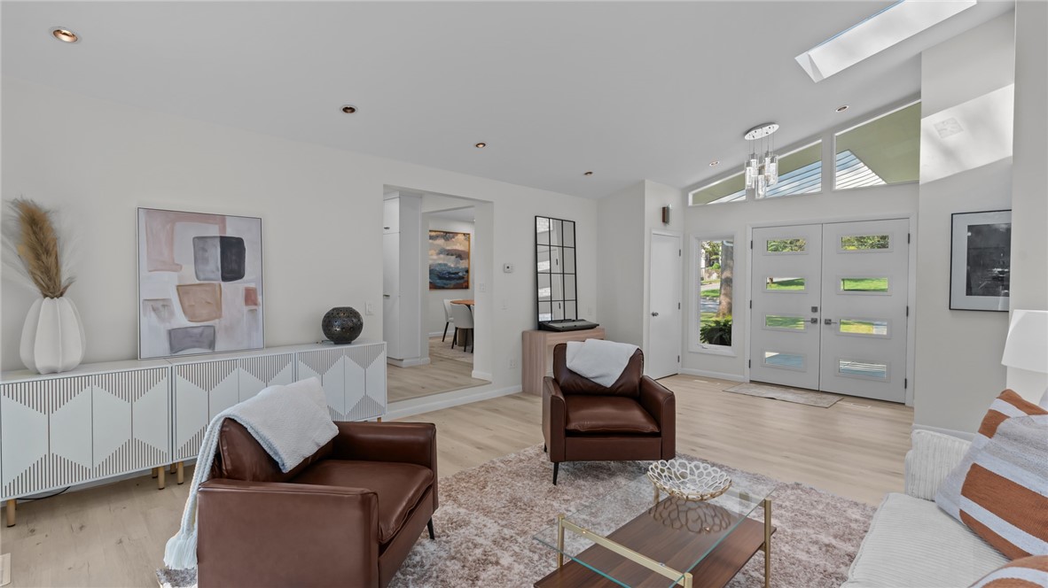 12 Kenmore Way