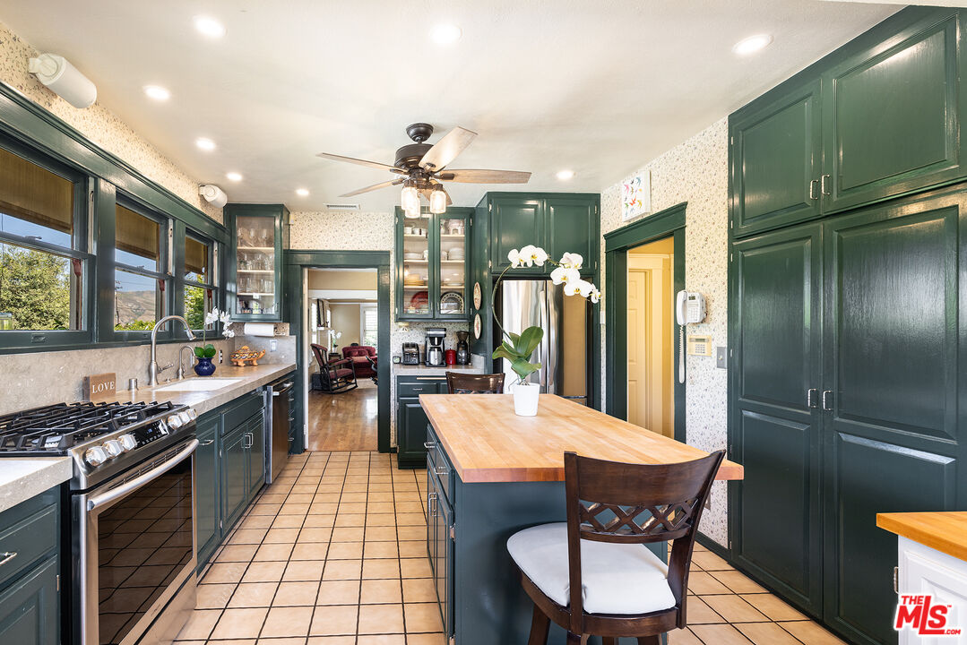 13721 W Telegraph Rd