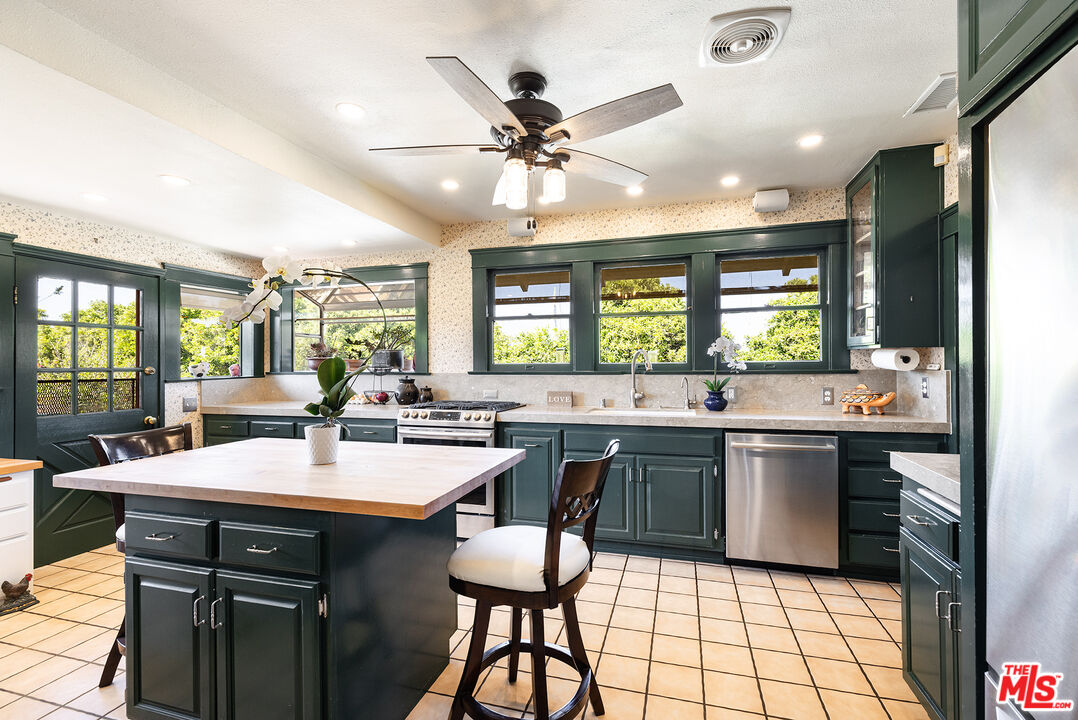 13721 W Telegraph Rd