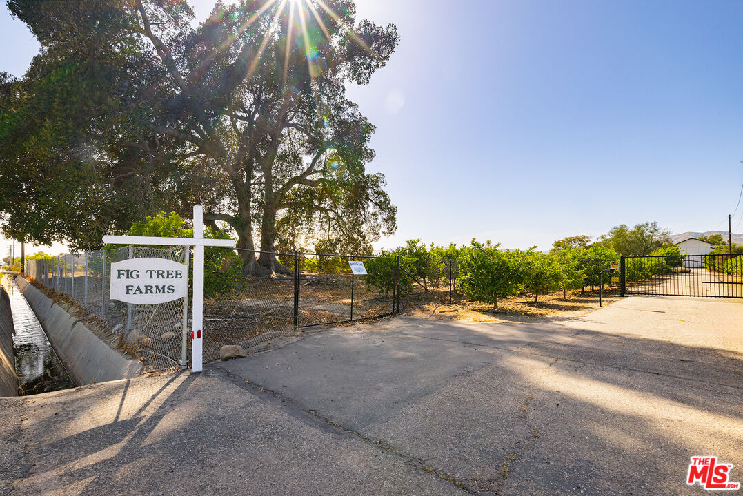 13721 W Telegraph Rd