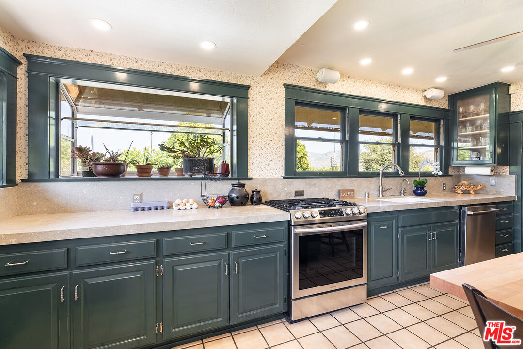 13721 W Telegraph Rd