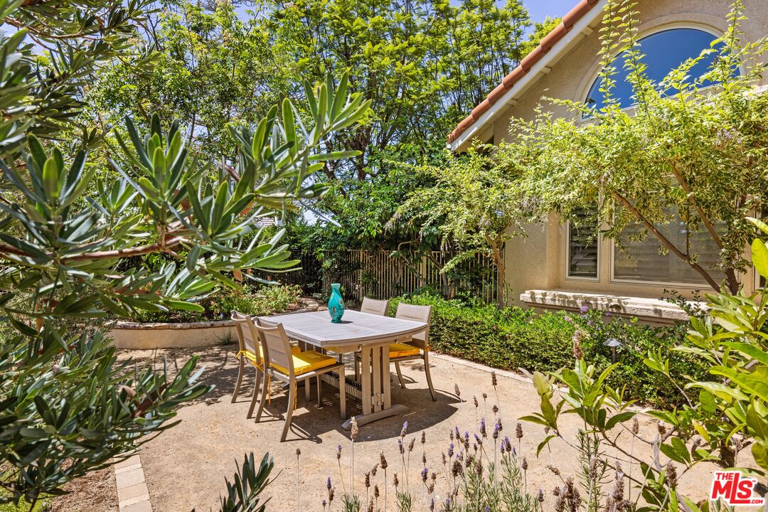 1098 Antelope Pl