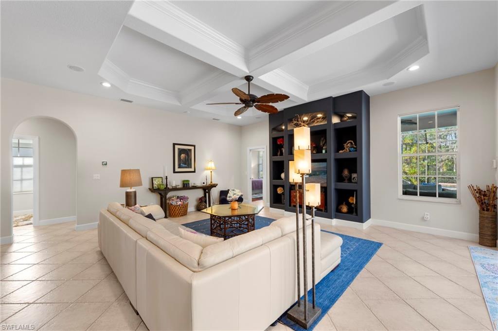 22043 Sycamore Grove