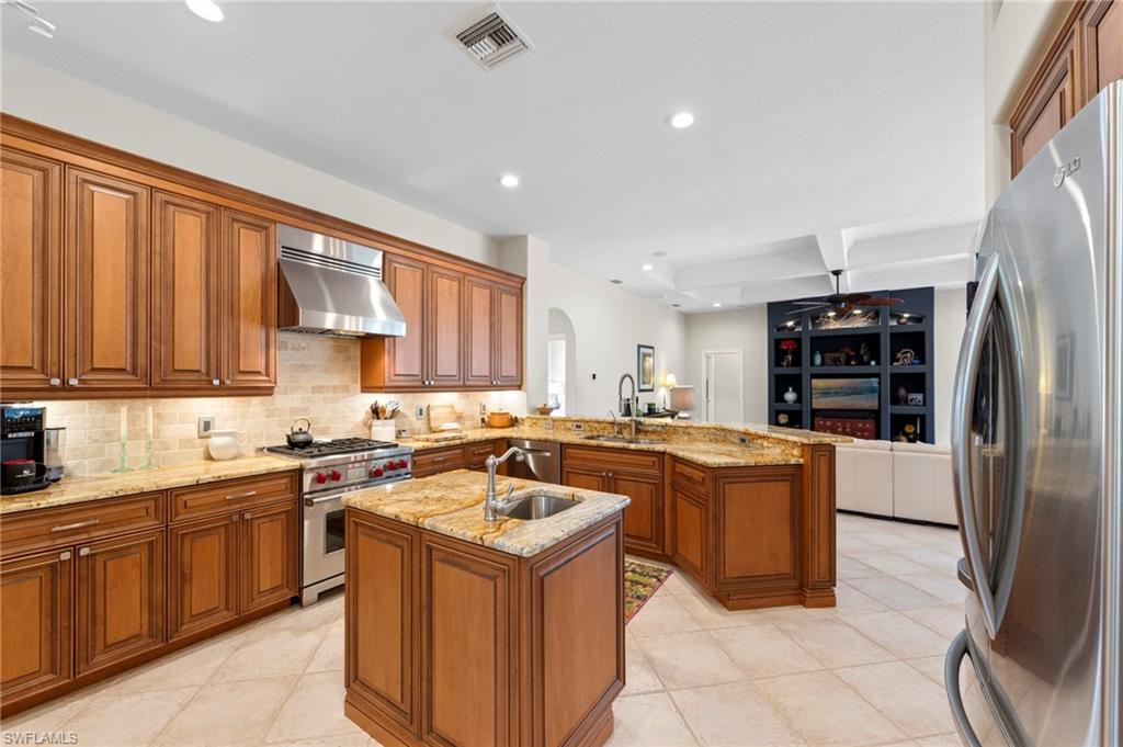 22043 Sycamore Grove