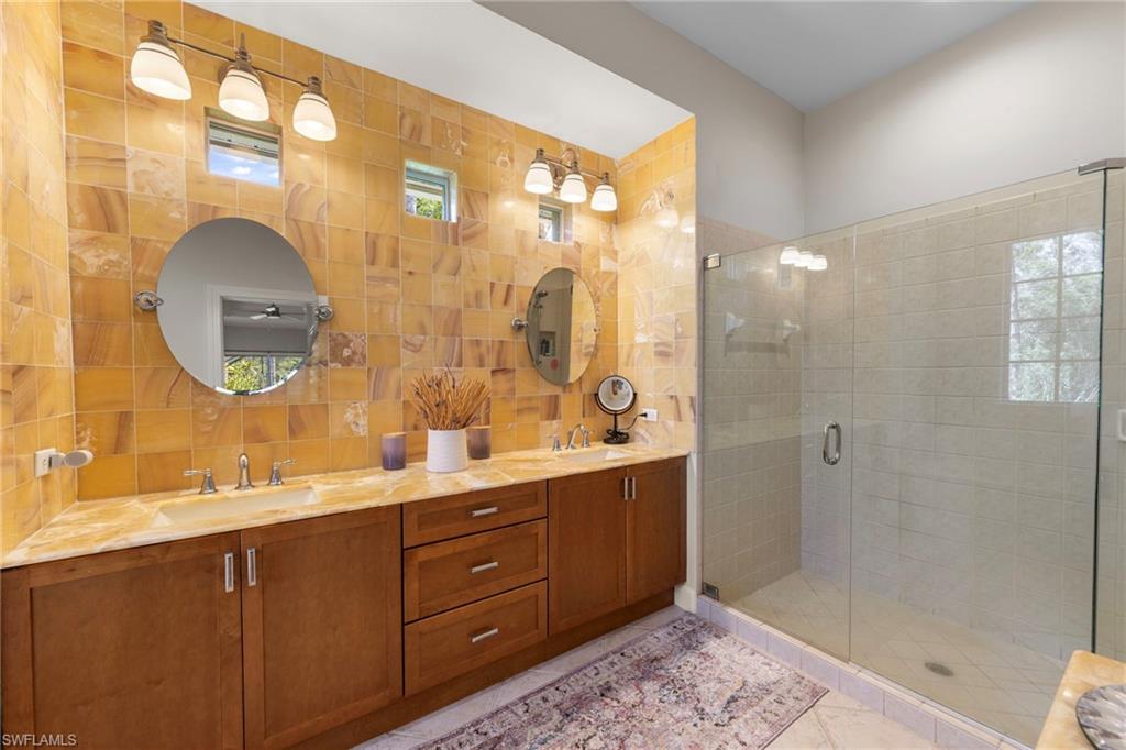 22043 Sycamore Grove