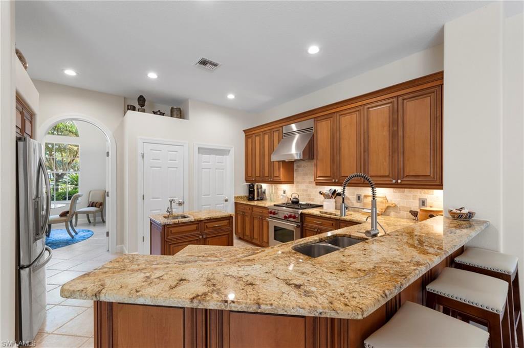 22043 Sycamore Grove