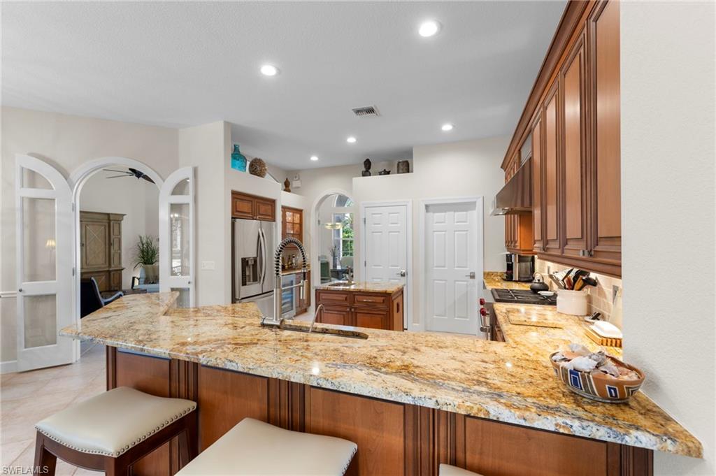 22043 Sycamore Grove