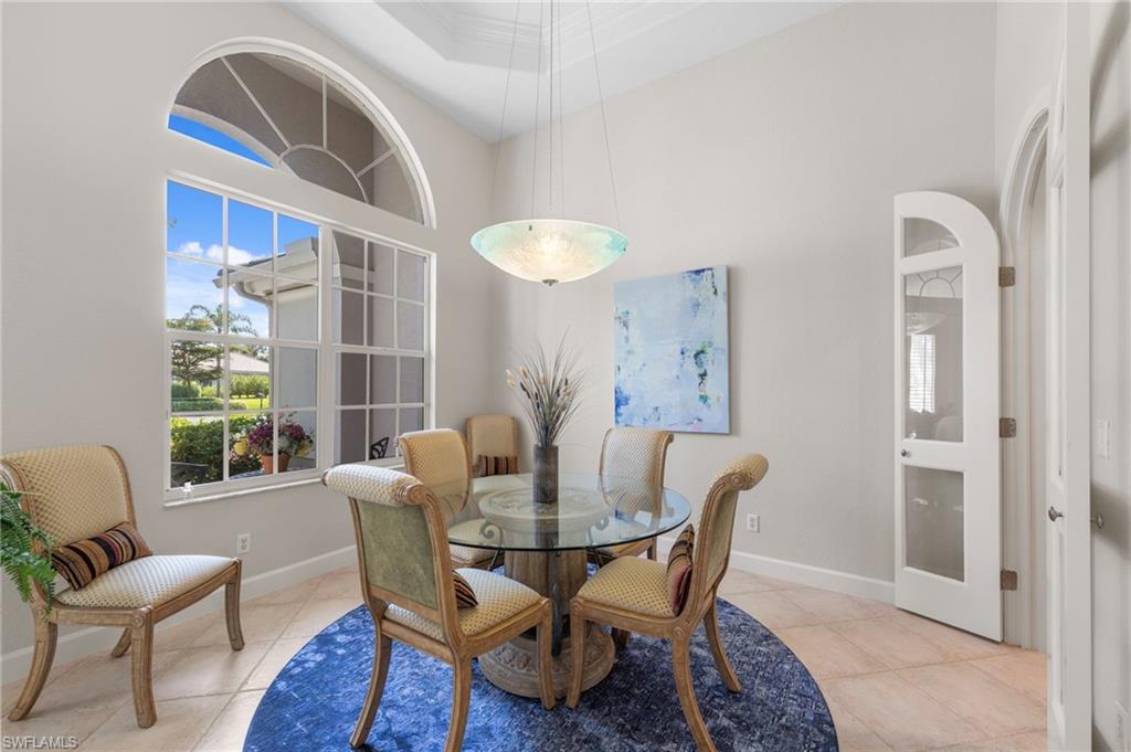 22043 Sycamore Grove