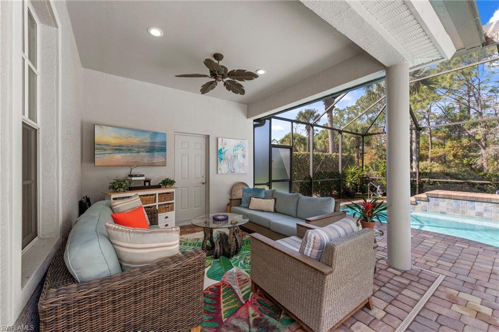 22043 Sycamore Grove