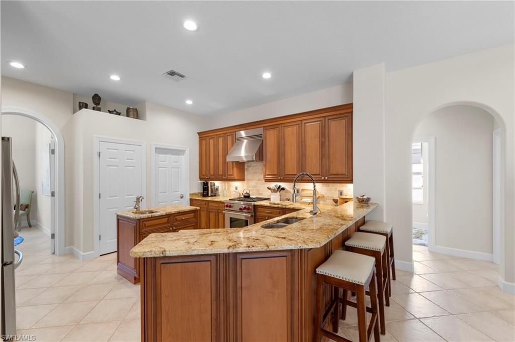 22043 Sycamore Grove