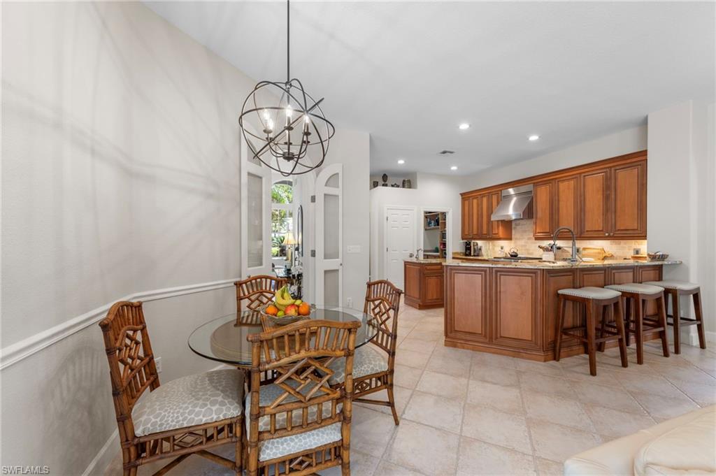 22043 Sycamore Grove