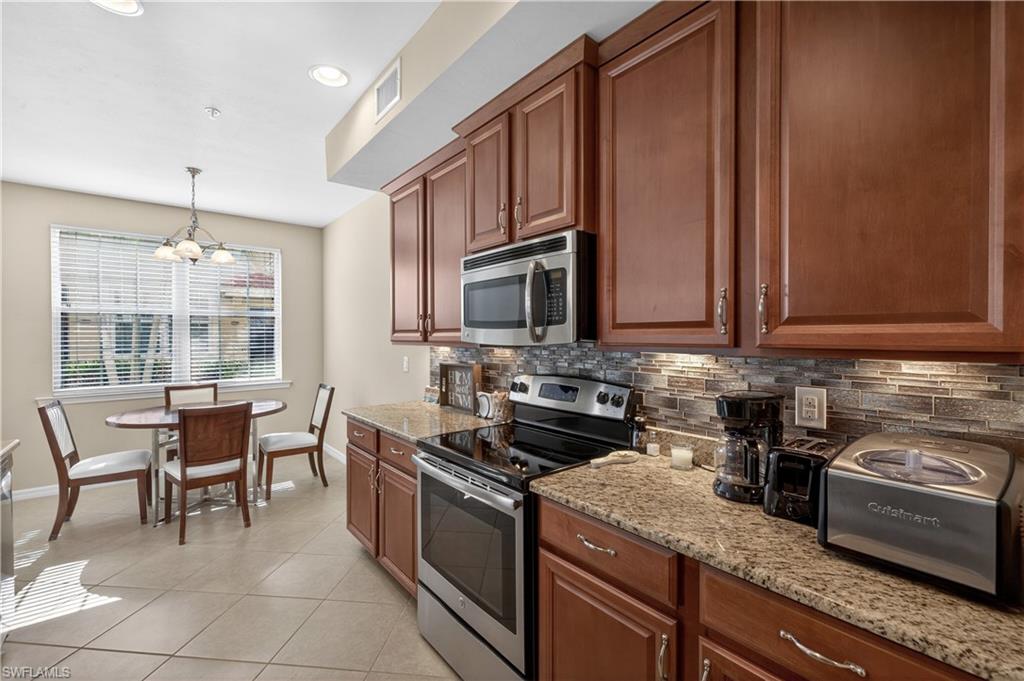 8541 Oakshade CIR 2