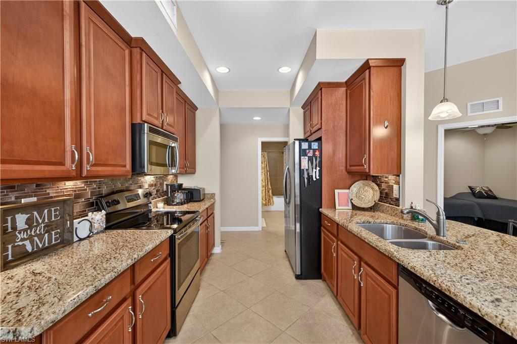 8541 Oakshade CIR 2