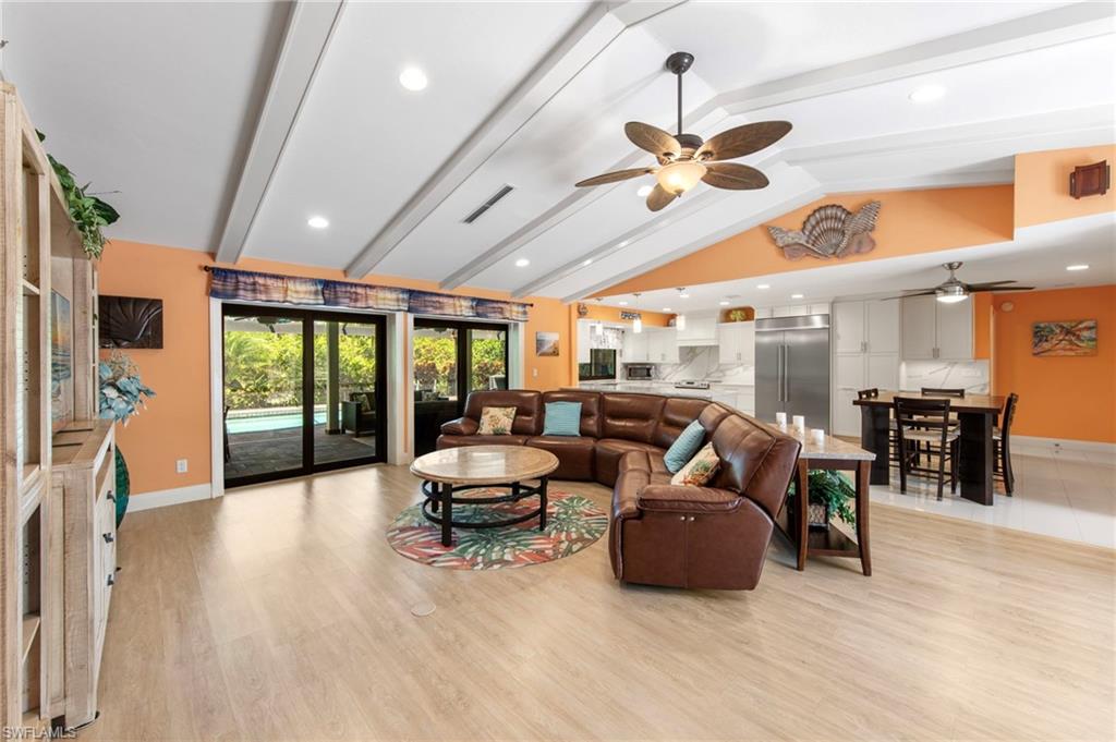 1813 Princess CT