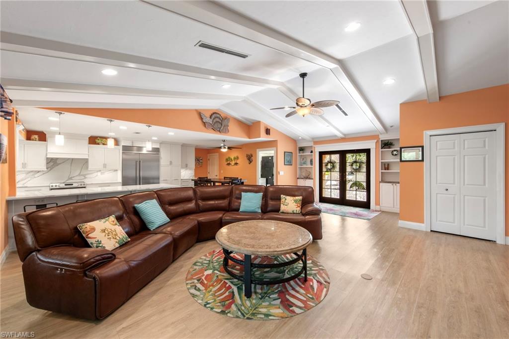 1813 Princess CT