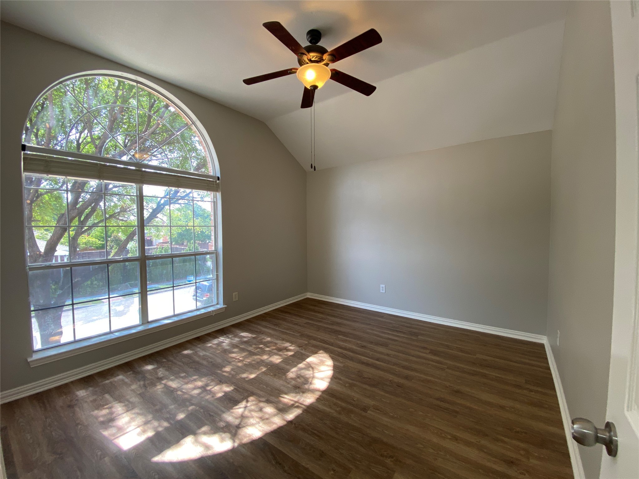 1544 Commerce Drive