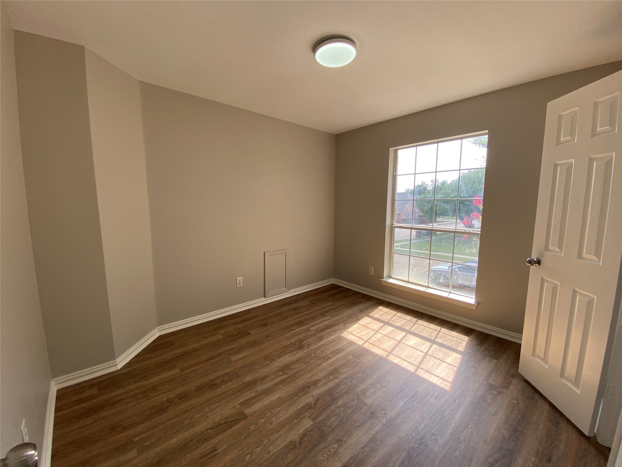 1544 Commerce Drive