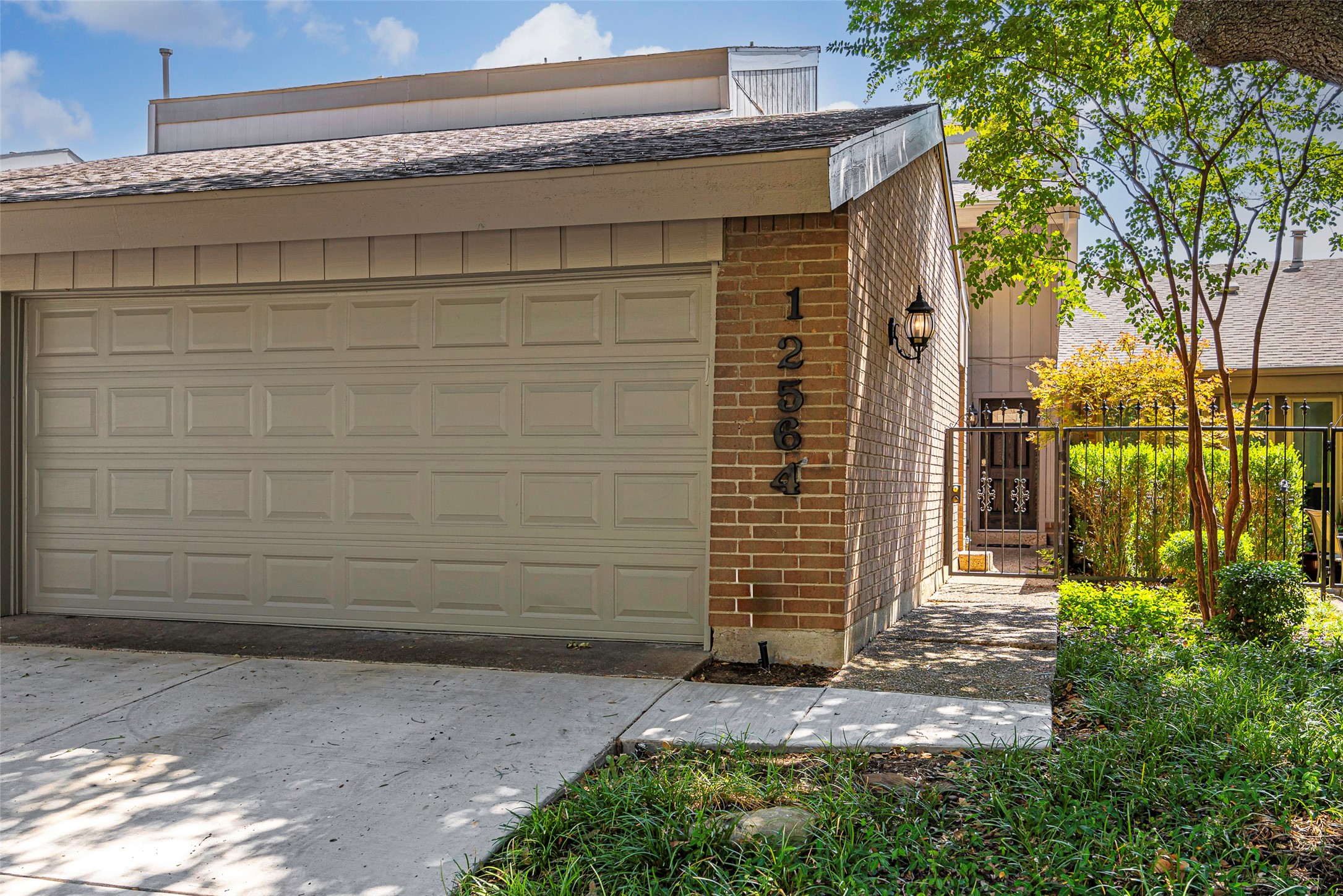 12564 Montego Plaza