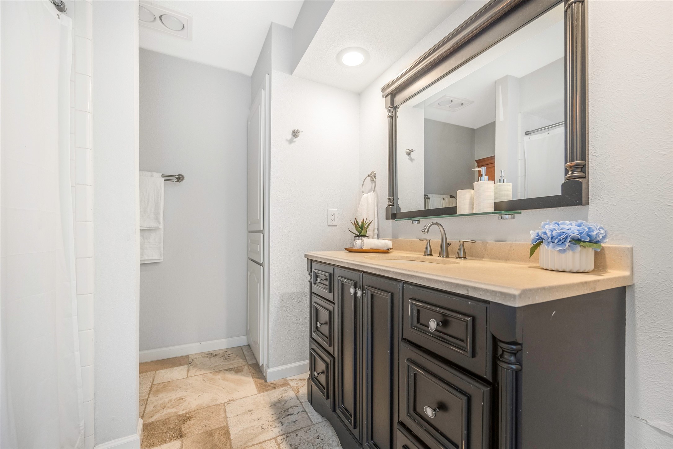 12564 Montego Plaza