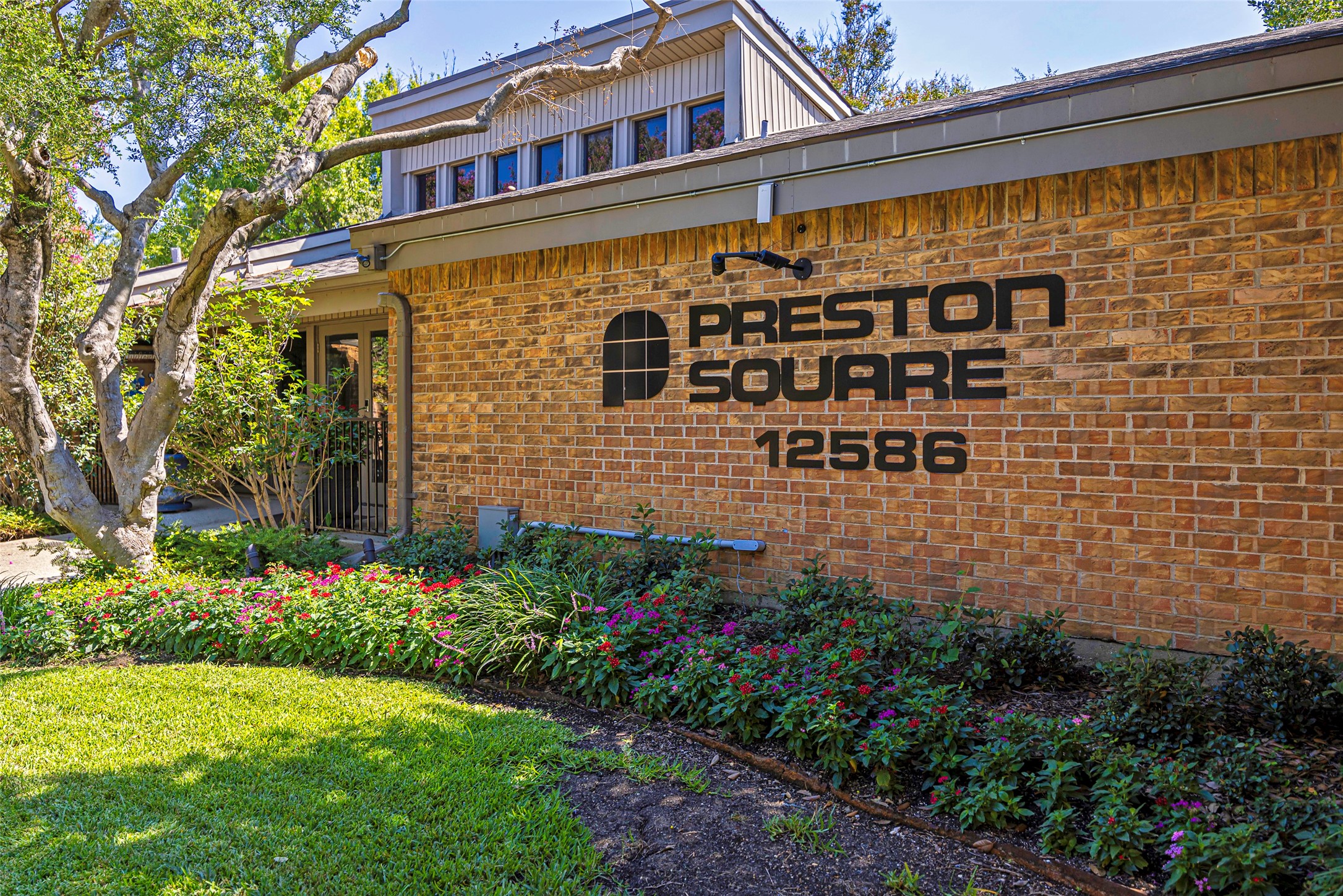 12564 Montego Plaza