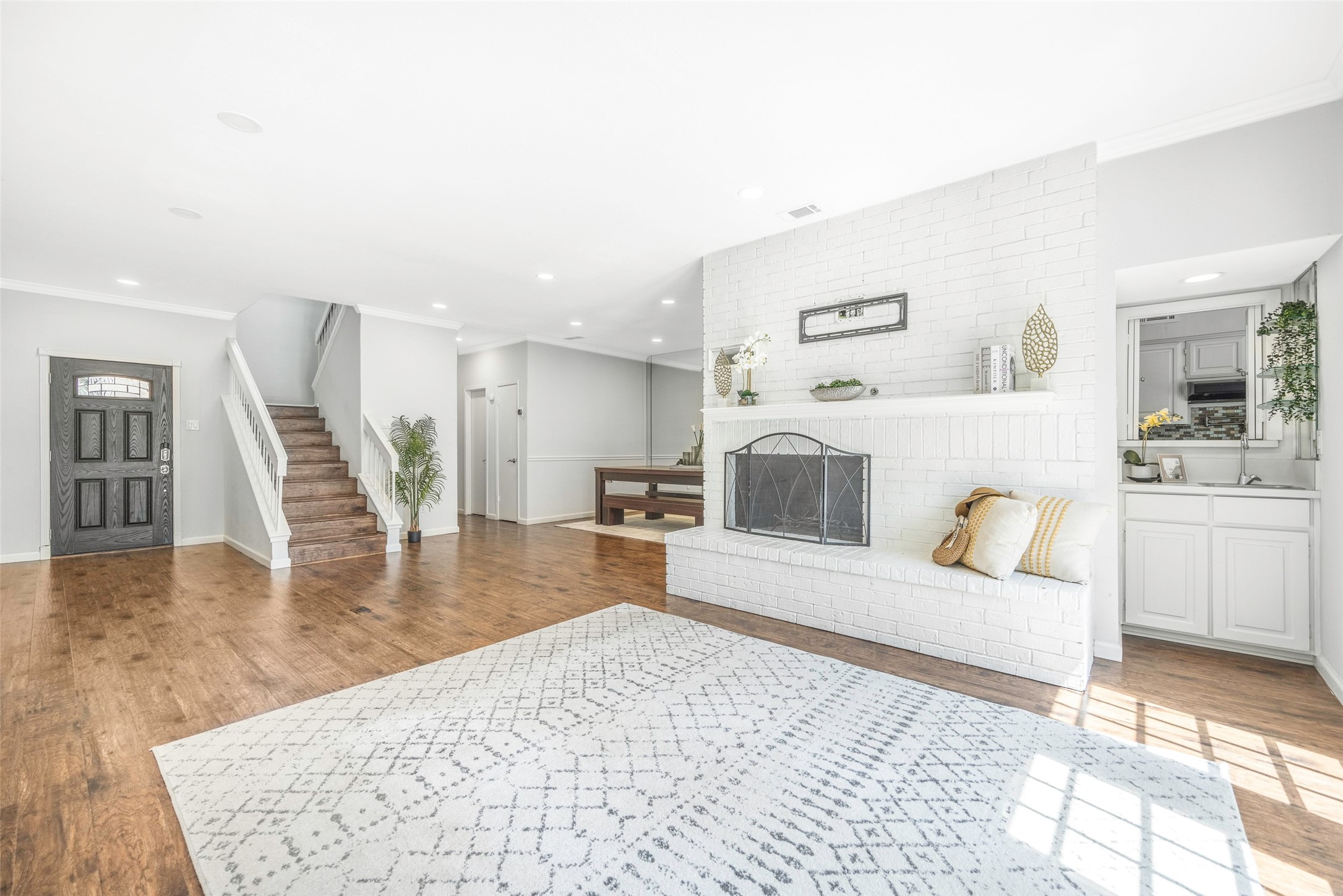 12564 Montego Plaza