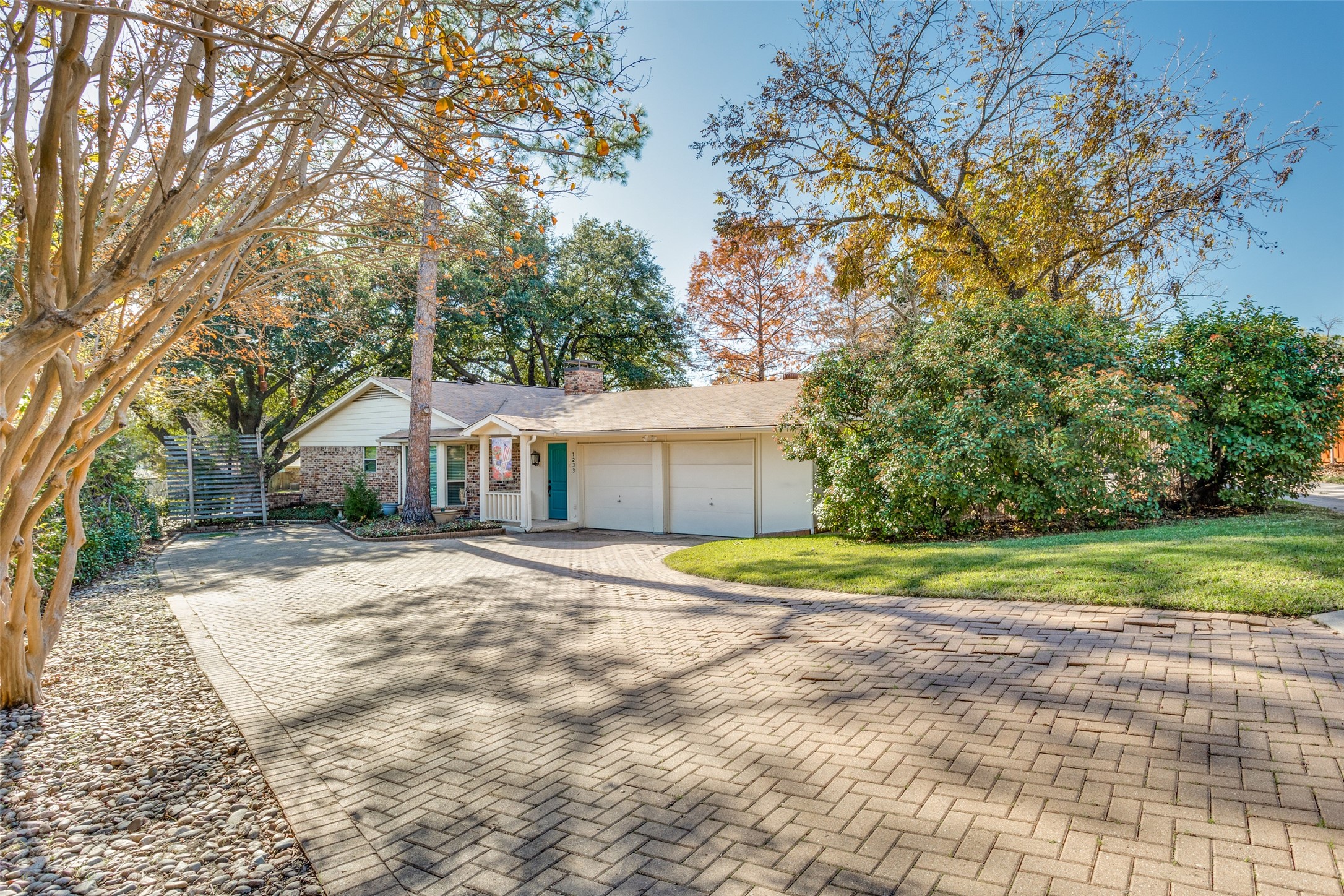 1233 Gardengate Circle