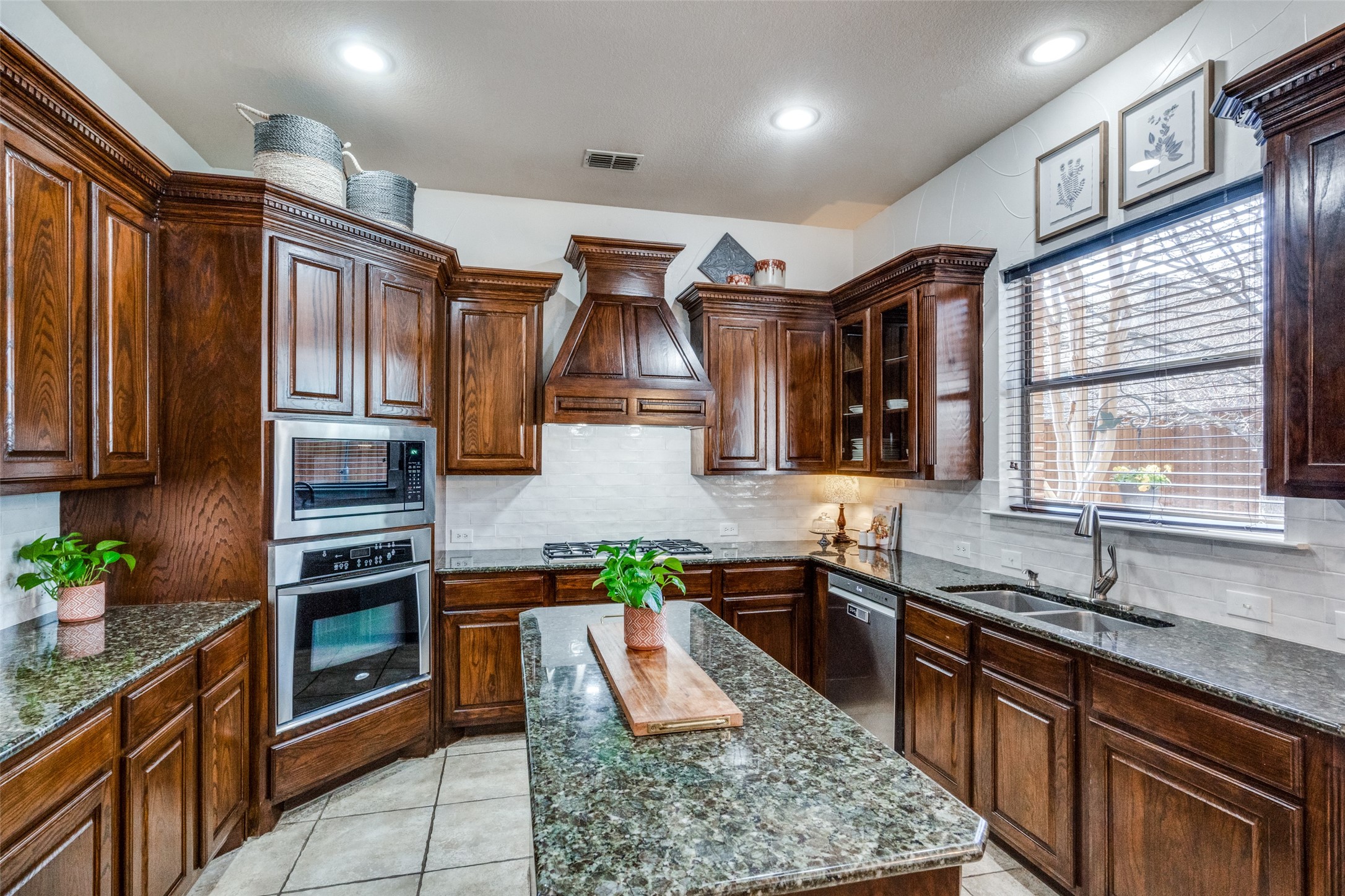 1111 Mandeville Drive