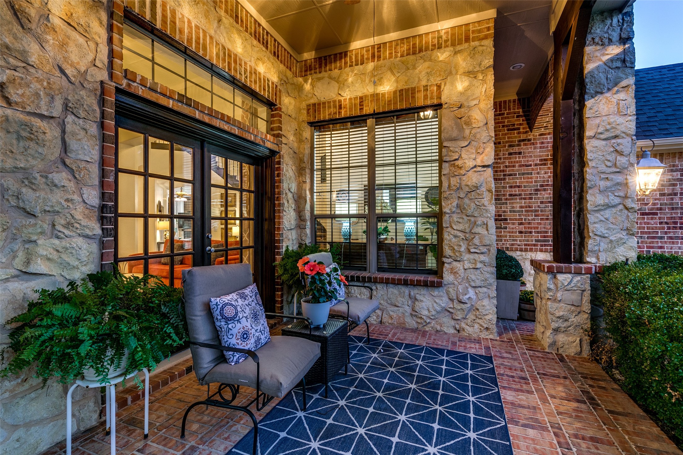 1111 Mandeville Drive