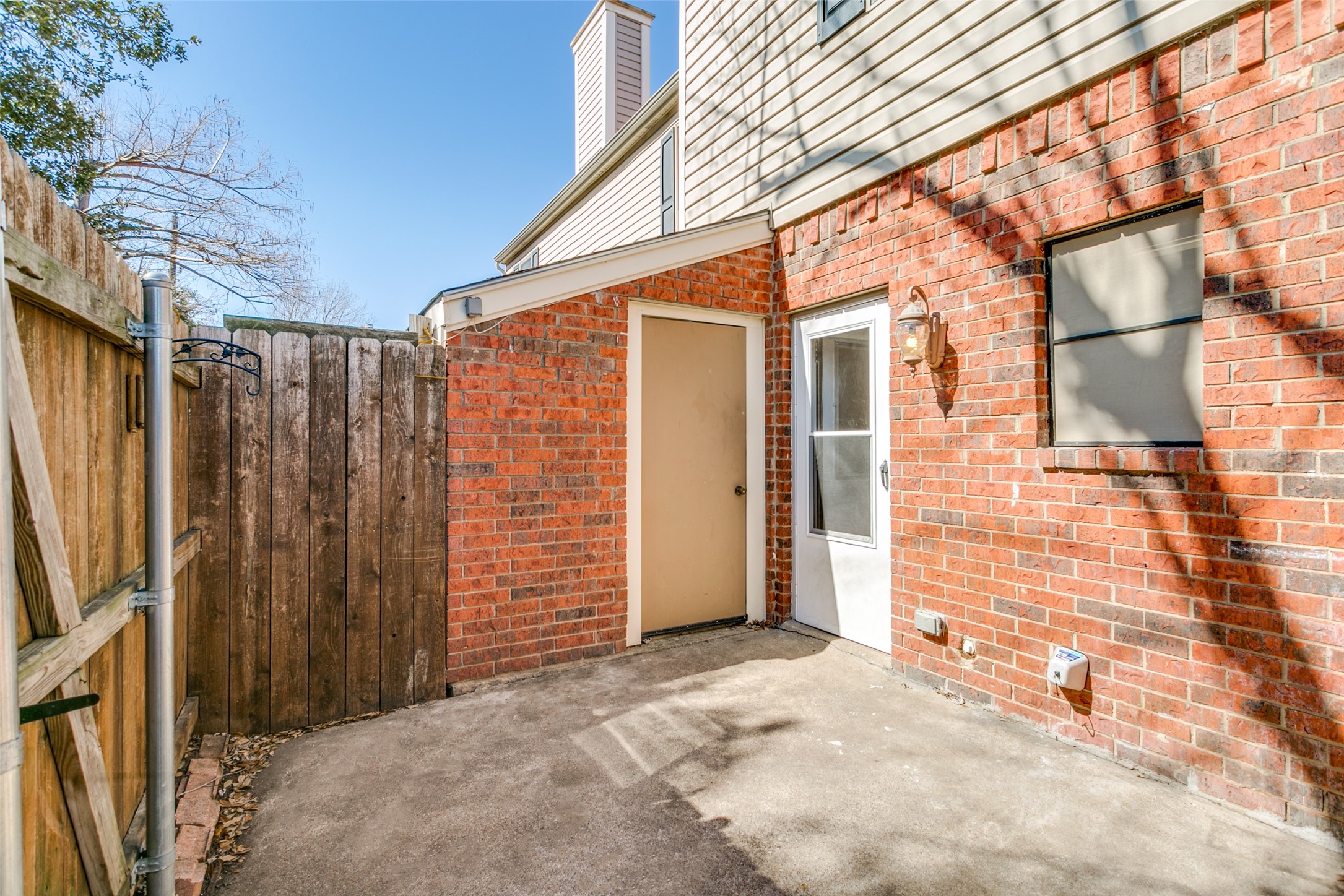 200 Samuel Boulevard 1