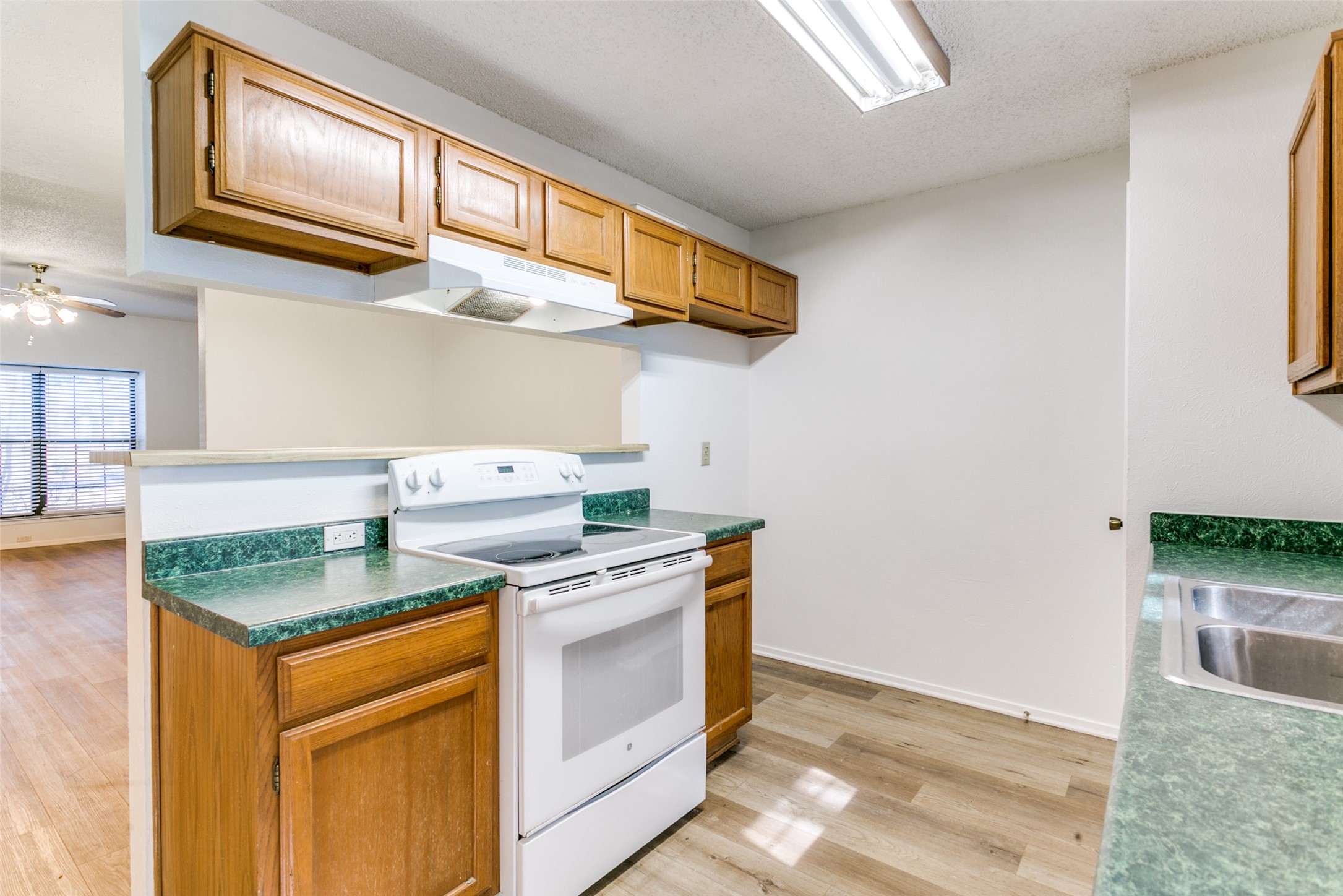 200 Samuel Boulevard 1