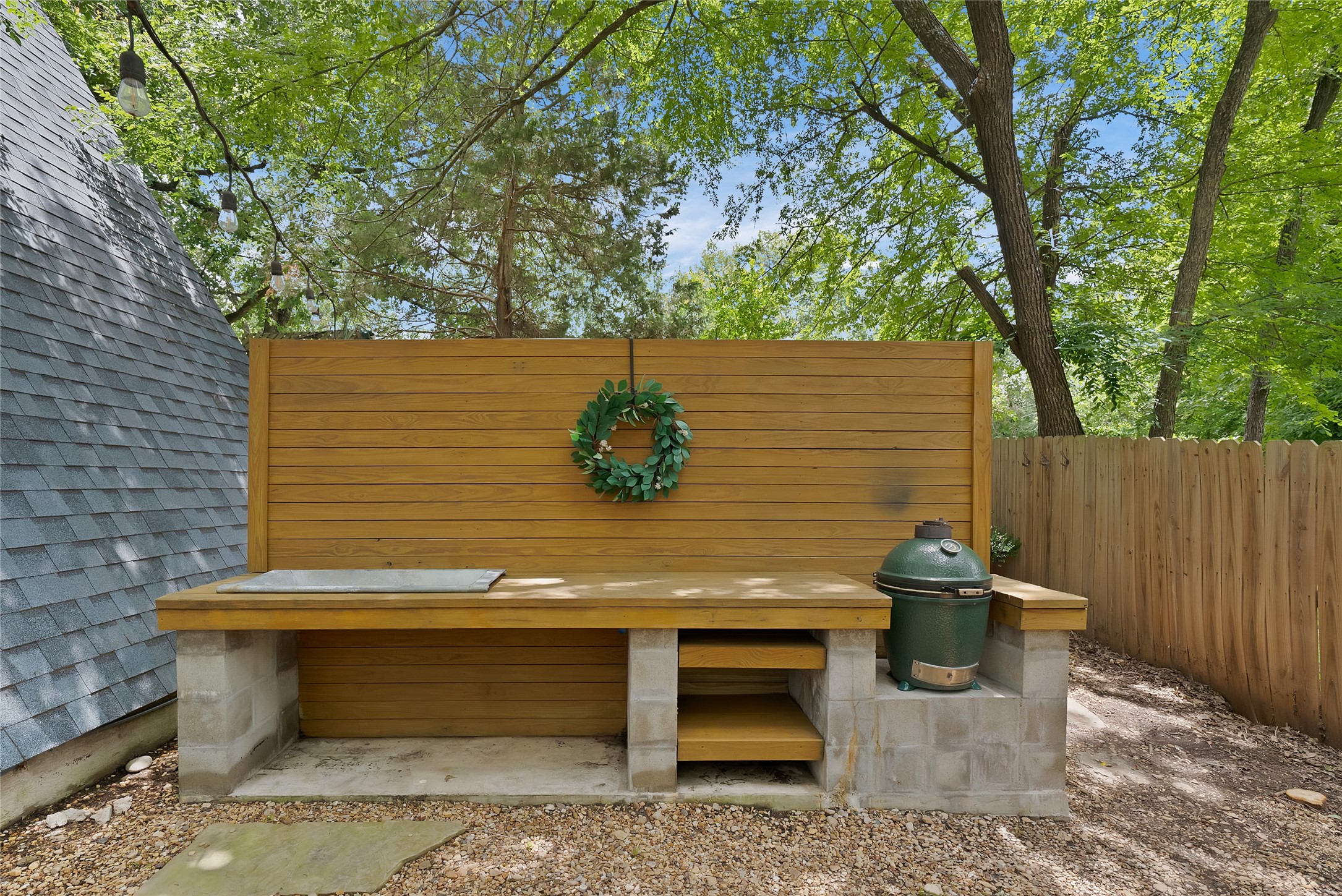 120 Lakeway Lane
