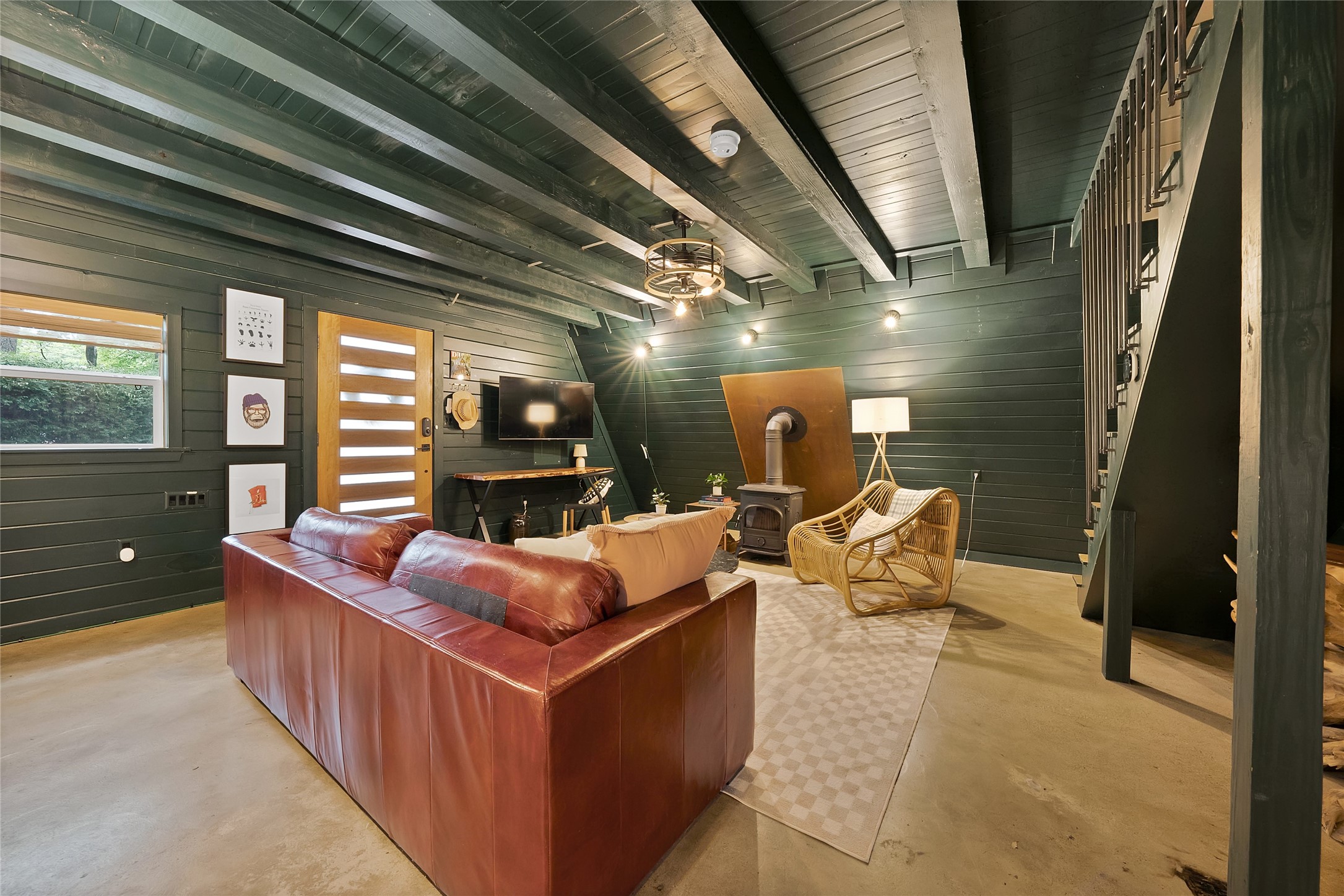 120 Lakeway Lane