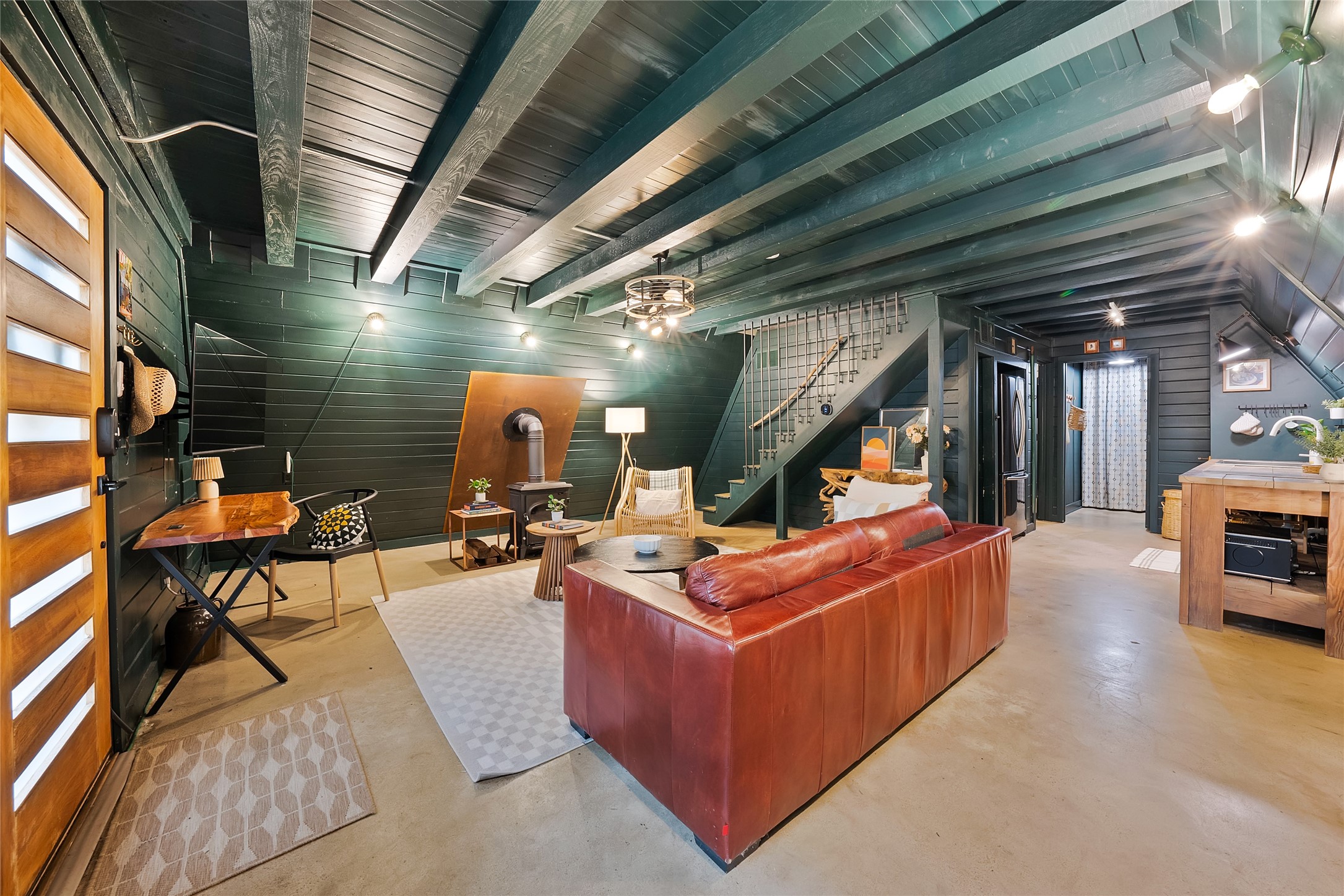 120 Lakeway Lane