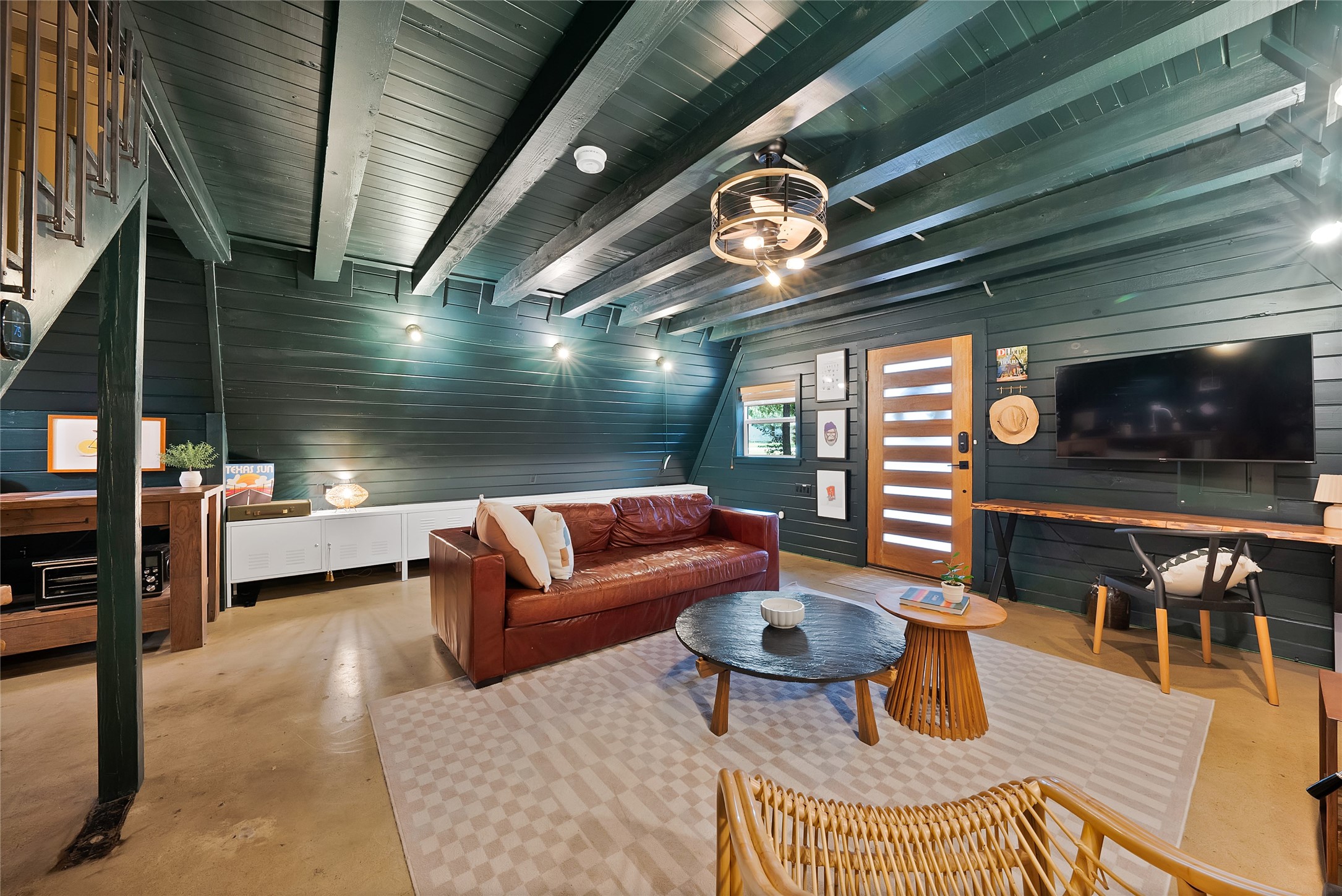 120 Lakeway Lane