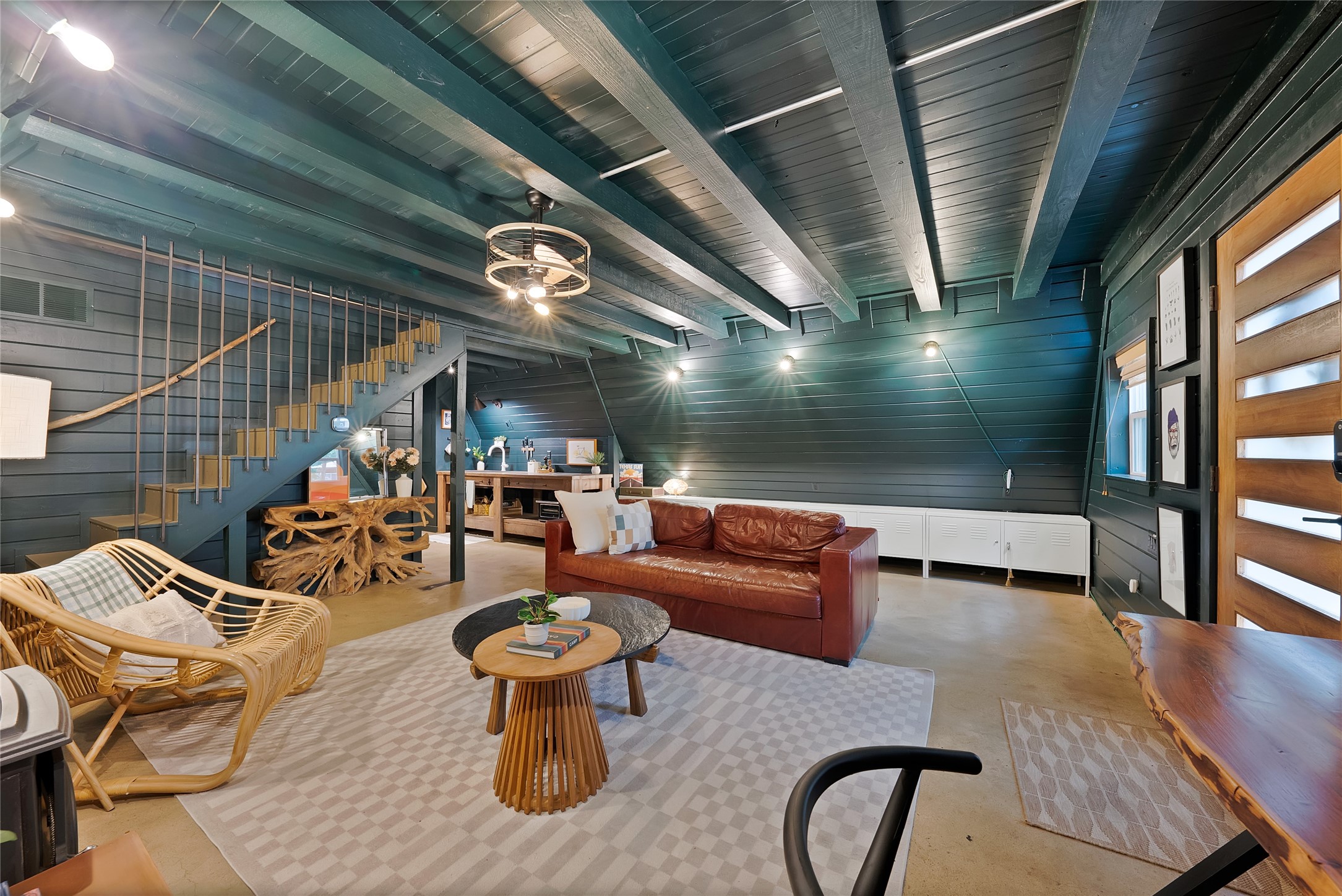 120 Lakeway Lane