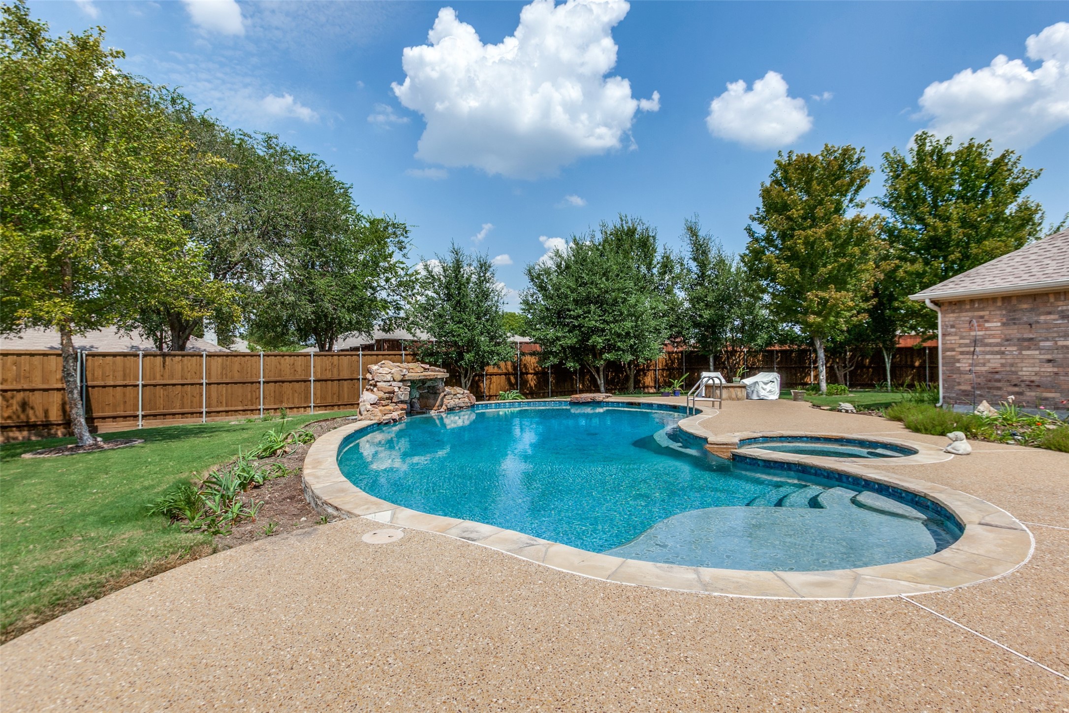 1601 Boxwood Lane