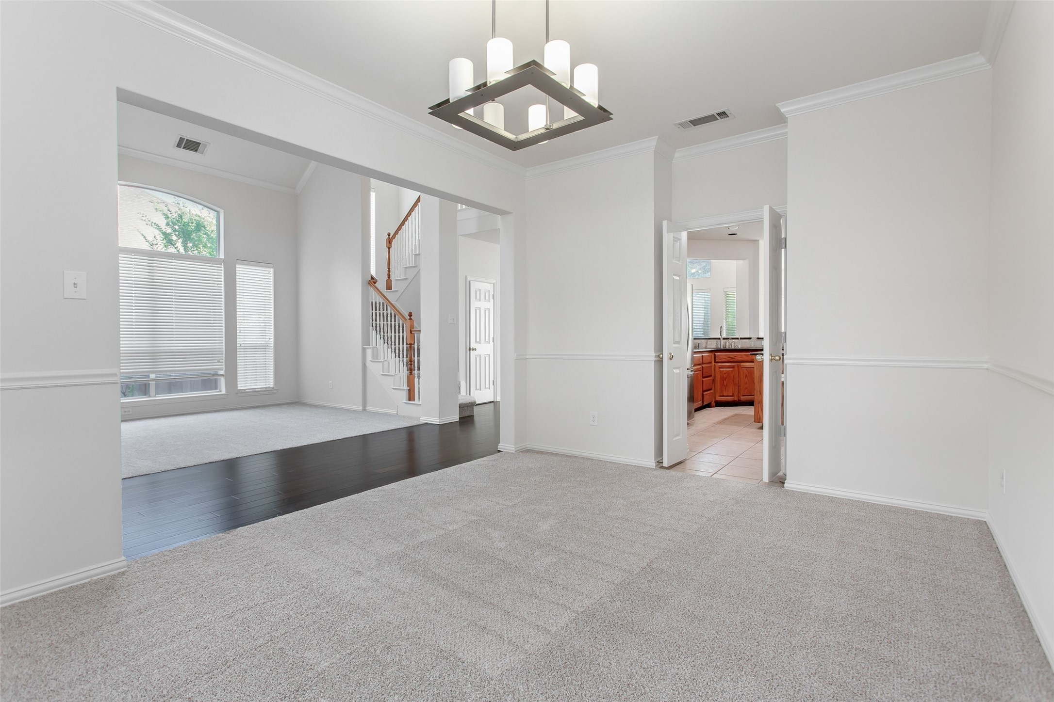 915 Falcon Trail