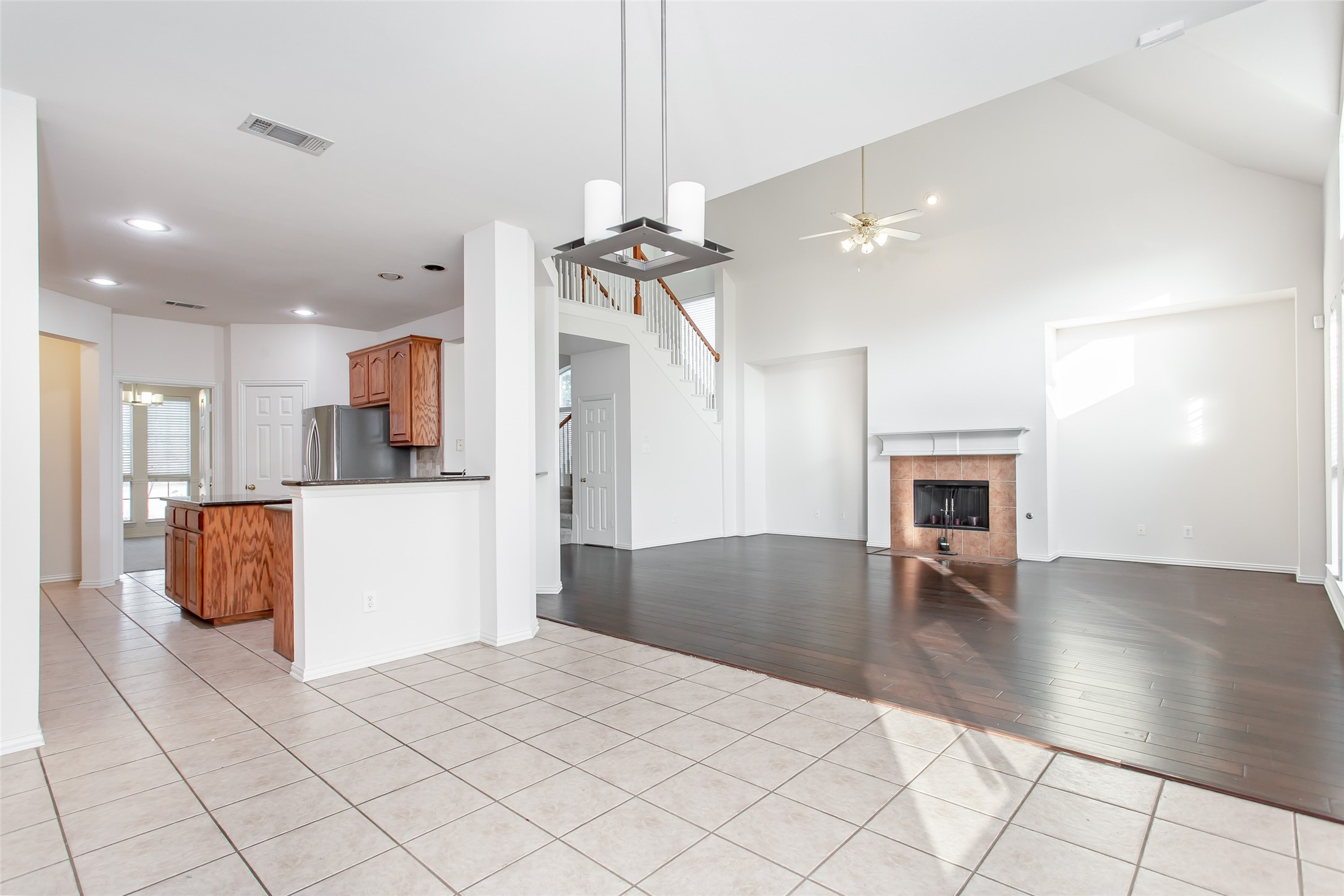915 Falcon Trail