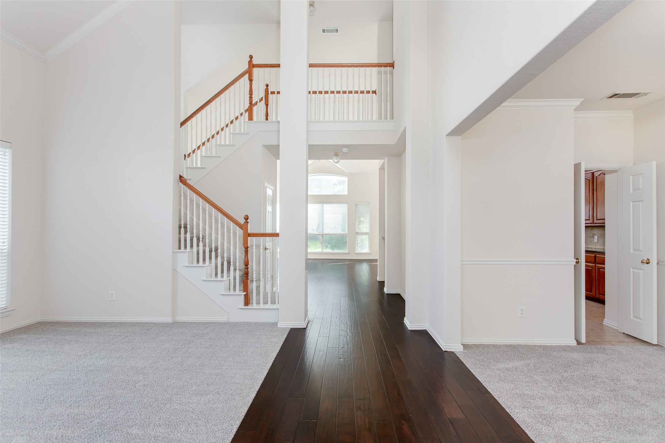 915 Falcon Trail