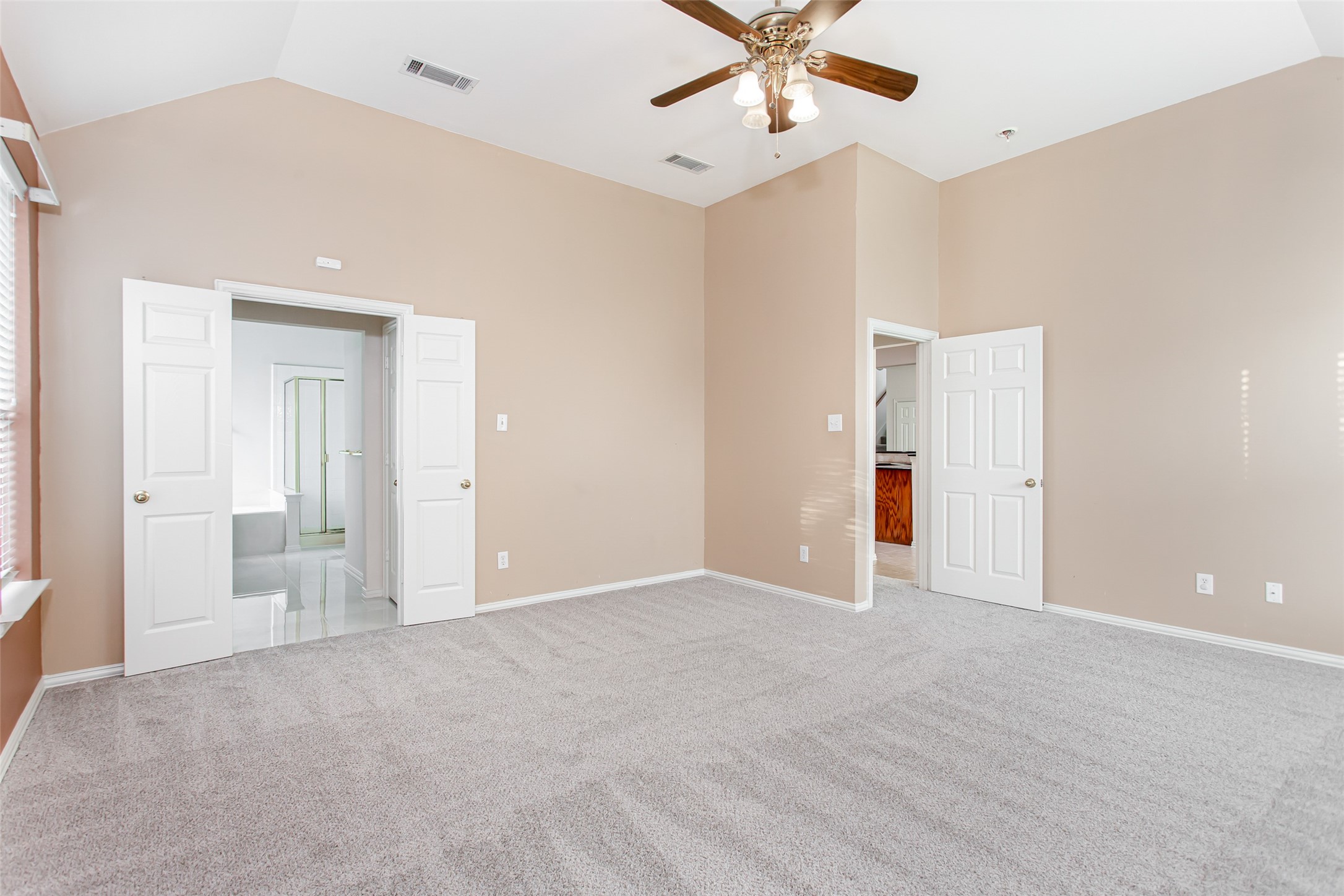 915 Falcon Trail