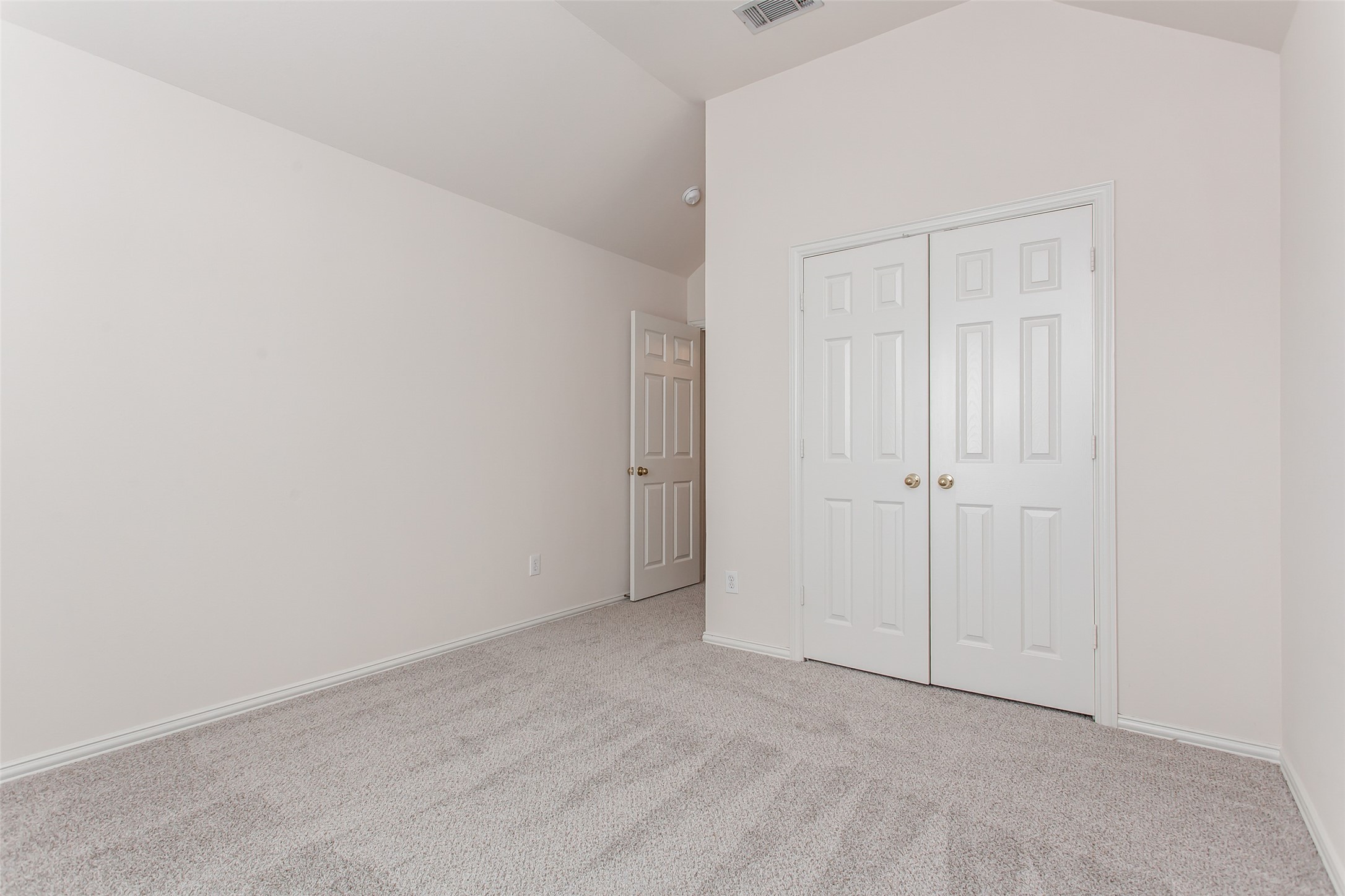 915 Falcon Trail