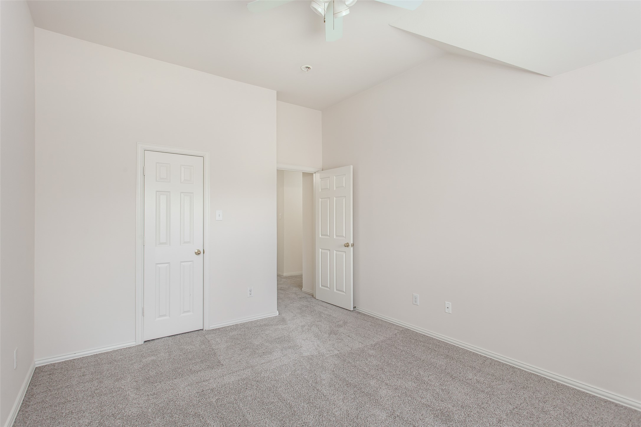 915 Falcon Trail