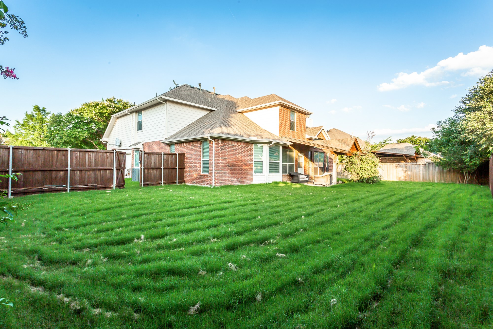 915 Falcon Trail
