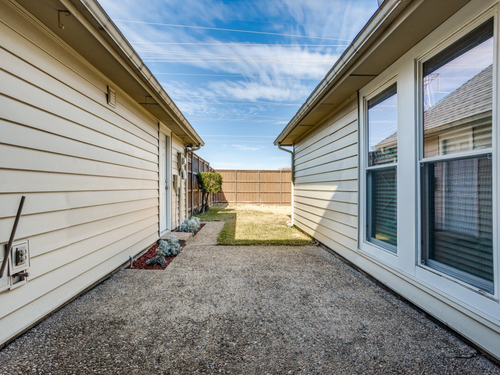 3501 Ashington Lane