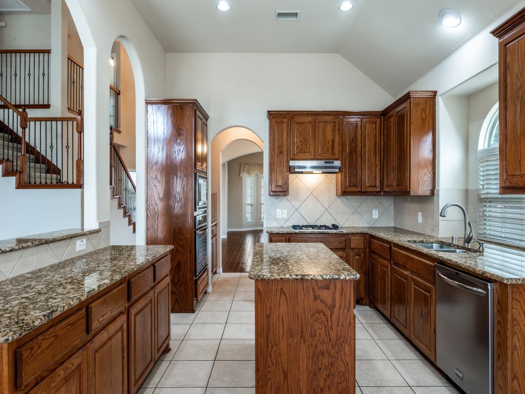 1222 Oak Hill Lane