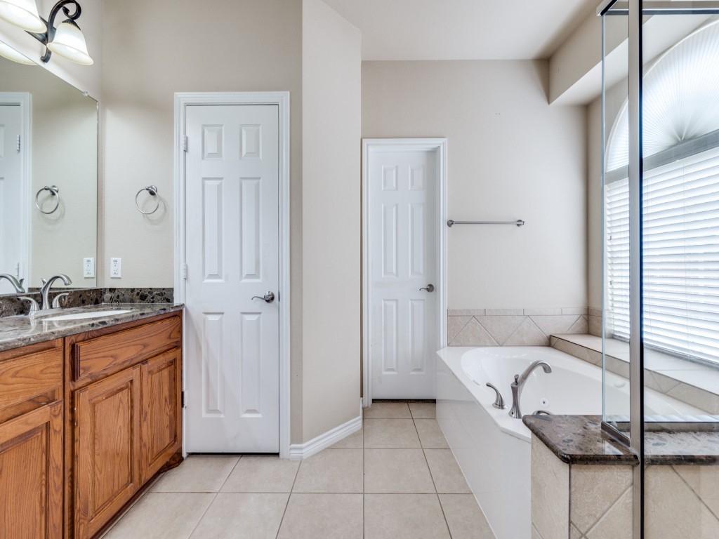 1222 Oak Hill Lane